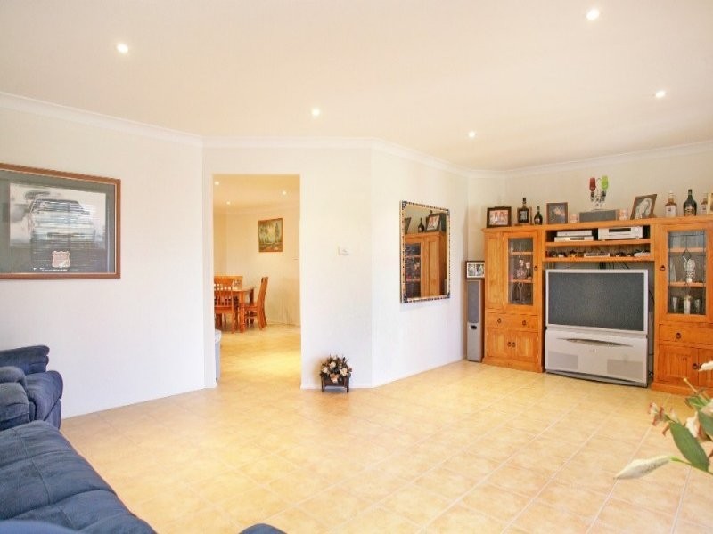 8 Ivory Crescent, Woongarrah NSW 2259