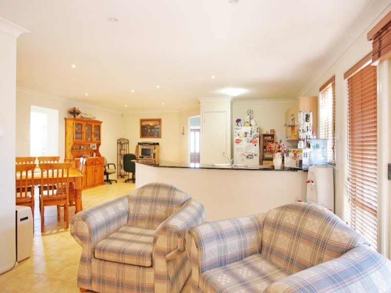 8 Ivory Crescent, Woongarrah NSW 2259