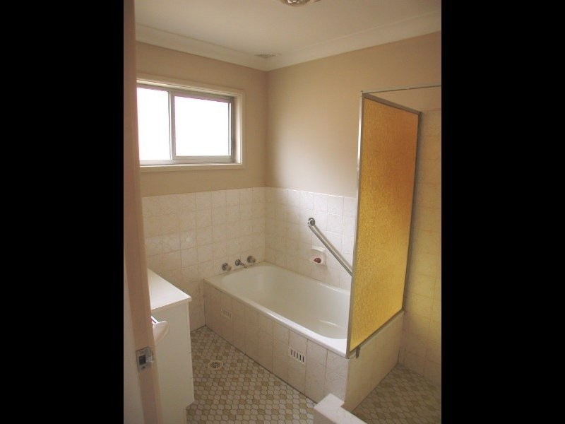 16 Maxwell Avenue, Gorokan NSW 2263