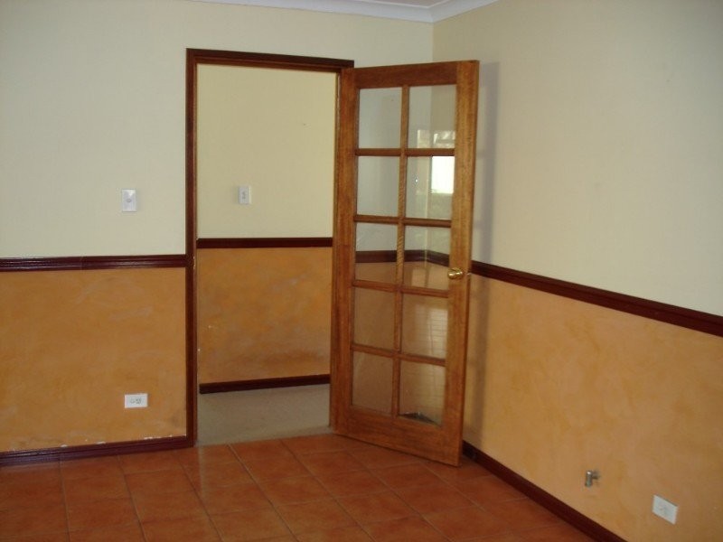 30 chamberlain way, Armadale WA 6112