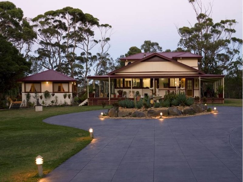 284 River Road, Sussex Inlet NSW 2540