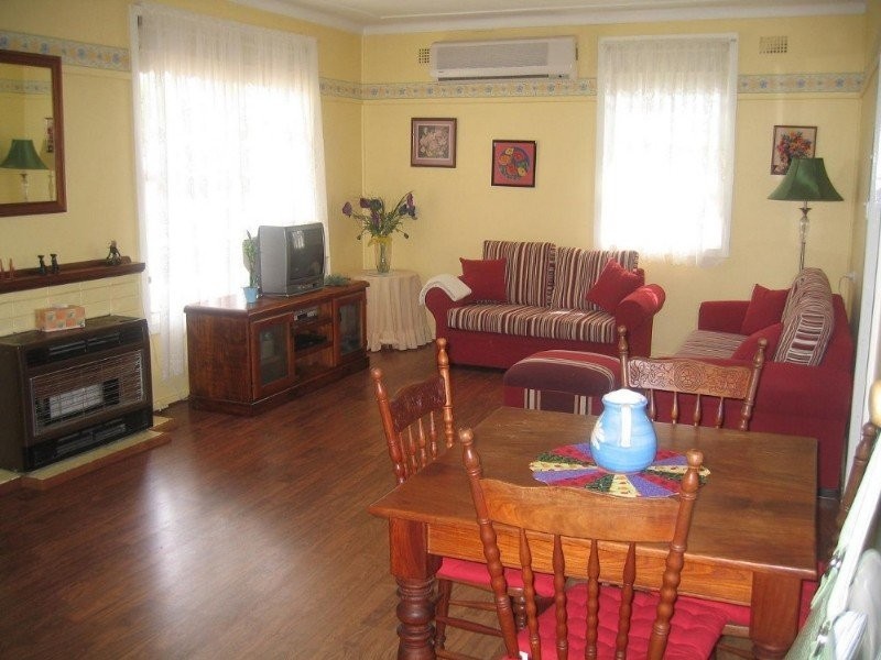 35 Wyatt Street, Goulburn NSW 2580