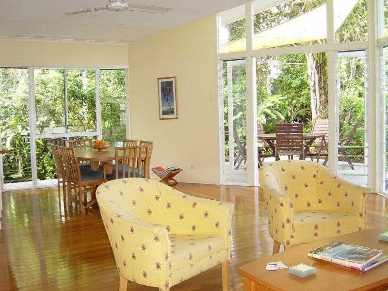 15 Hazelmere Pde, Sherwood QLD 4075