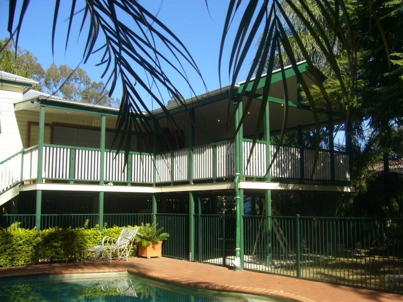 54 Hall Street, Sherwood QLD 4075