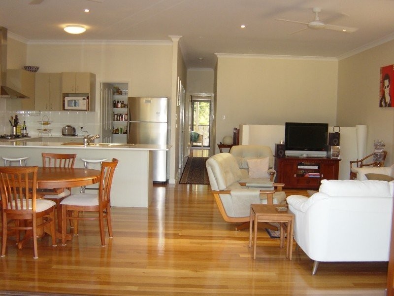 18 Borden St, Sherwood QLD 4075