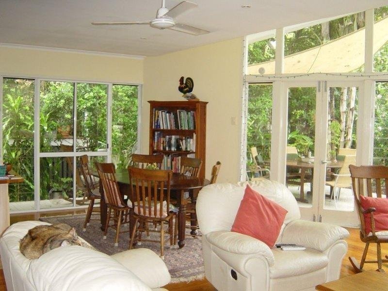 15 Hazelmere Pde, Sherwood QLD 4075