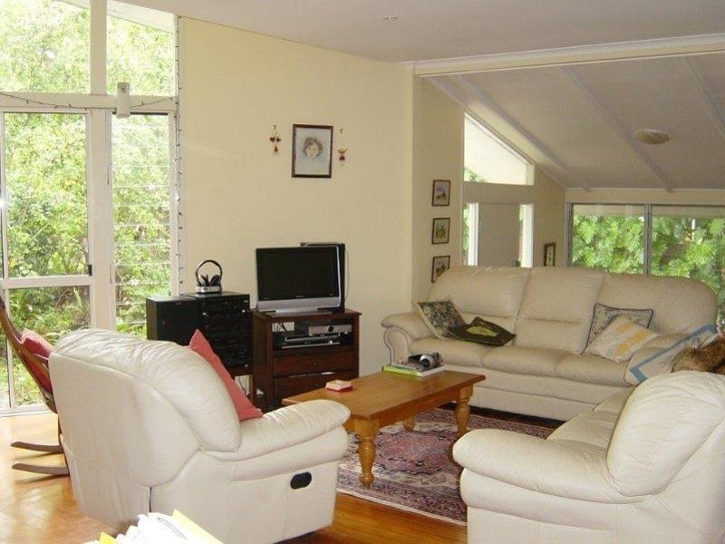 15 Hazelmere Pde, Sherwood QLD 4075