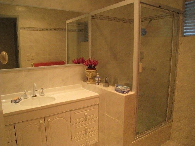 39 Avalon St, Oxley QLD 4075