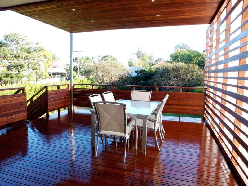 Cnr David St & Myla Tce, Tennyson QLD 4105