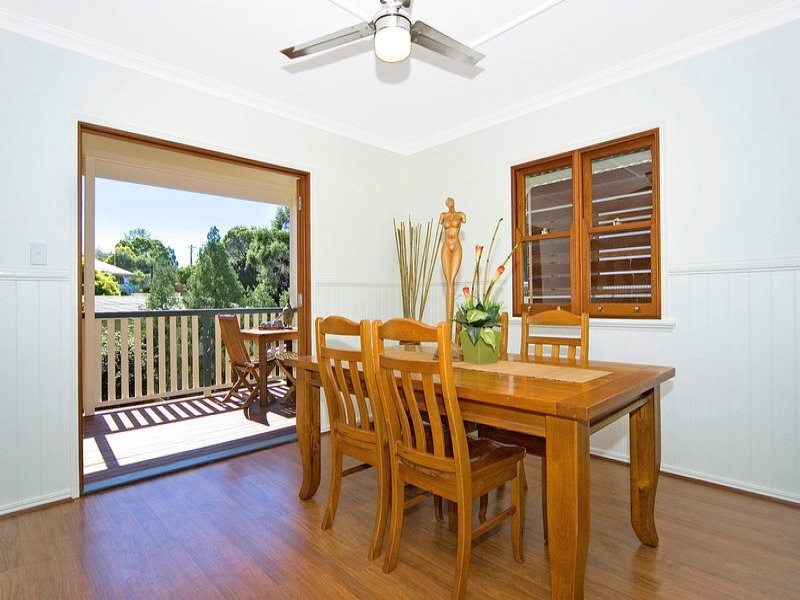 67 William Terrace, Oxley QLD 4075