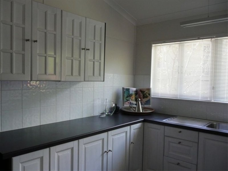 98 Seventeen Mile Rocks Road, Oxley QLD 4075