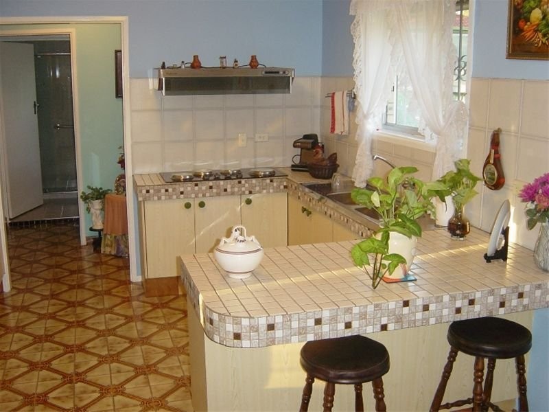 8 Deniven Street, Corinda QLD 4075