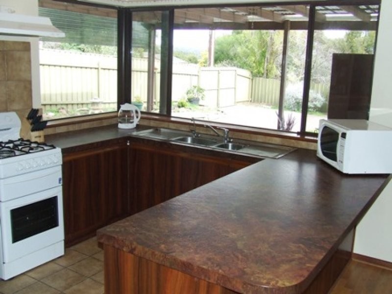 40 Oakridge Road, Aberfoyle Park SA 5159