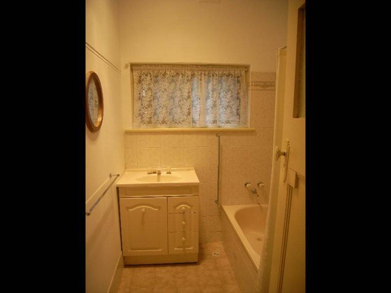 11 Fairweather Avenue, Woodville South SA 5011