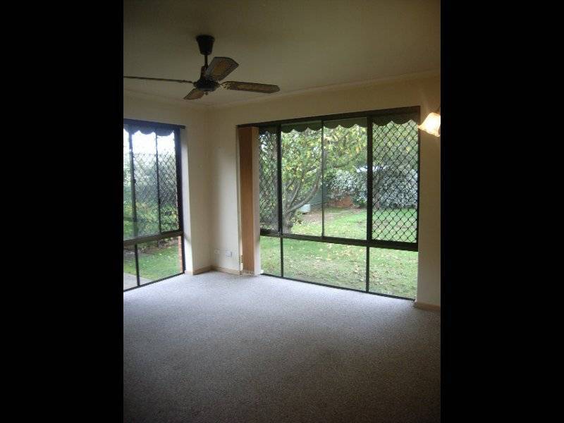 11 Fairweather Avenue, Woodville South SA 5011