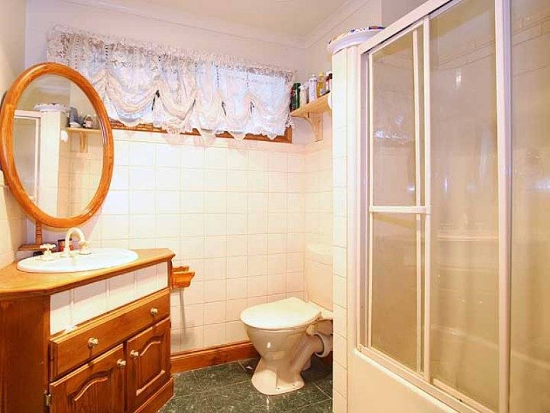 2 Sycamore Crescent, Boronia VIC 3155