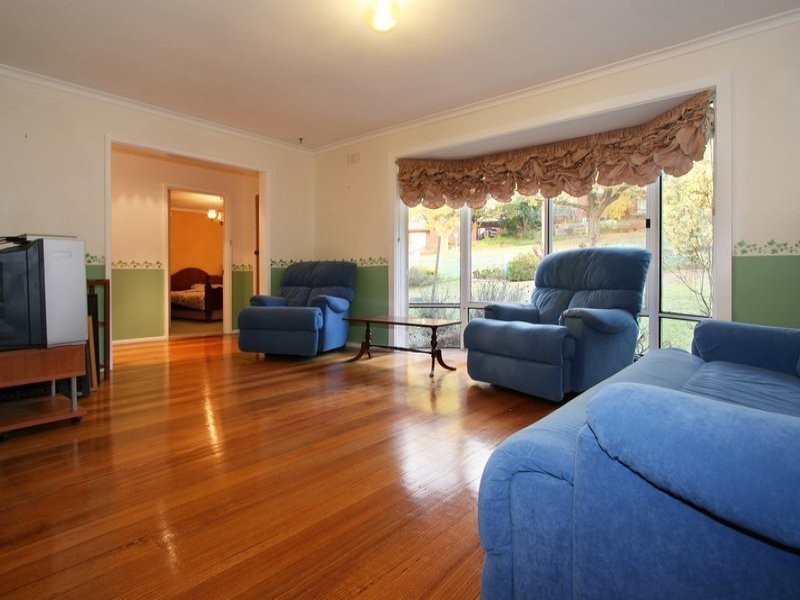 12 Blackwood Park Road, Ferntree Gully VIC 3156