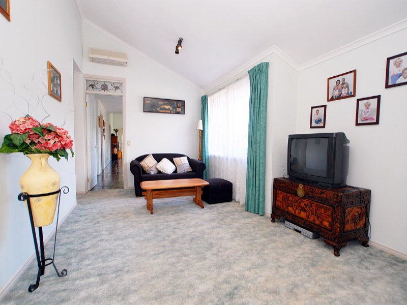 35 Cheryl Crescent, Ferntree Gully VIC 3156