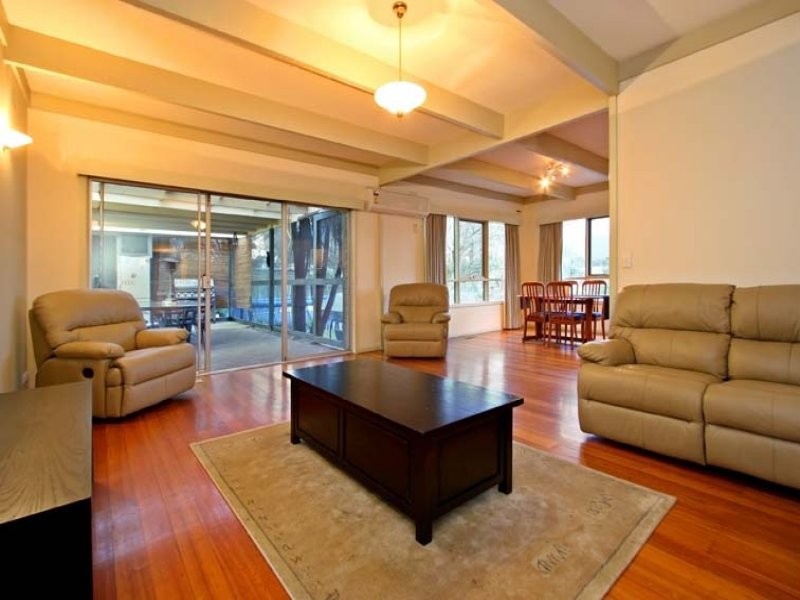22 Silverton Drive, Ferntree Gully VIC 3156