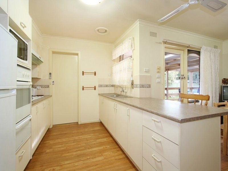 9 Glenfern Road, Ferntree Gully VIC 3156