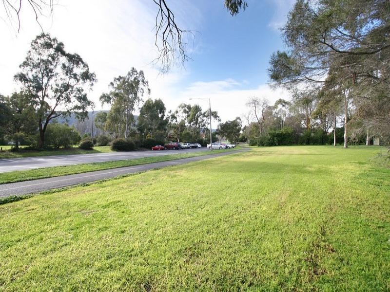 9 Glenfern Road, Ferntree Gully VIC 3156