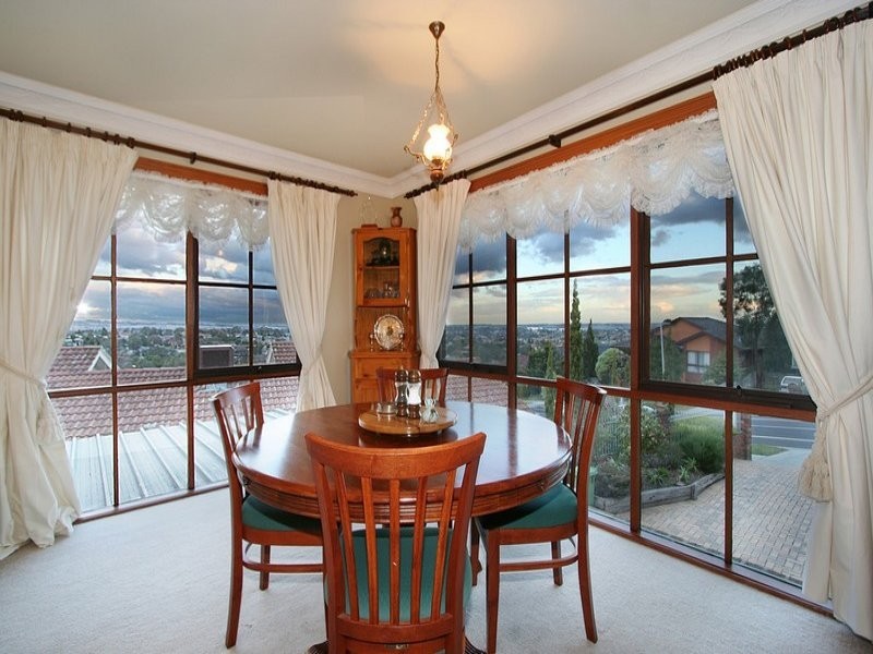 47 John Edgcumbe Way, Endeavour Hills VIC 3802