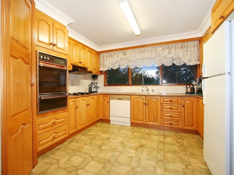 47 John Edgcumbe Way, Endeavour Hills VIC 3802
