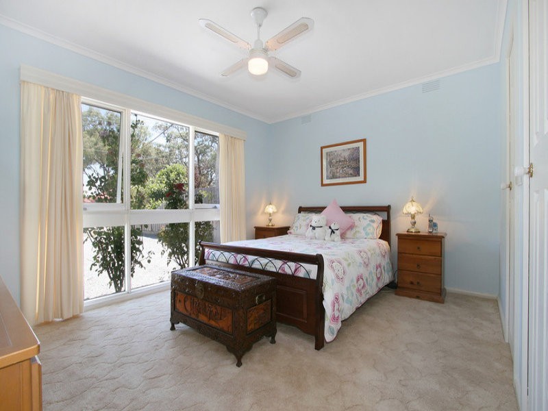 76 David Street North, Knoxfield VIC 3180