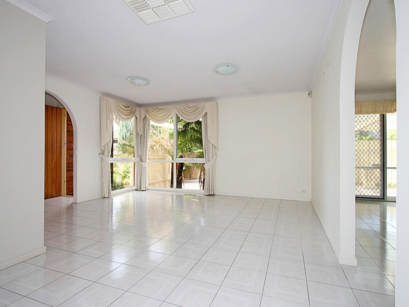 5 Bellfield Drive, Lysterfield VIC 3156