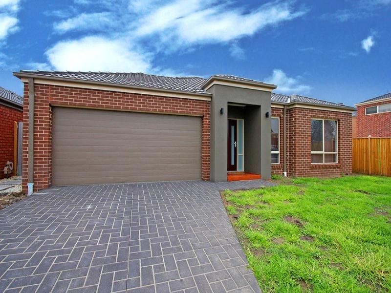 43 Paringa Drive, Ferntree Gully VIC 3156