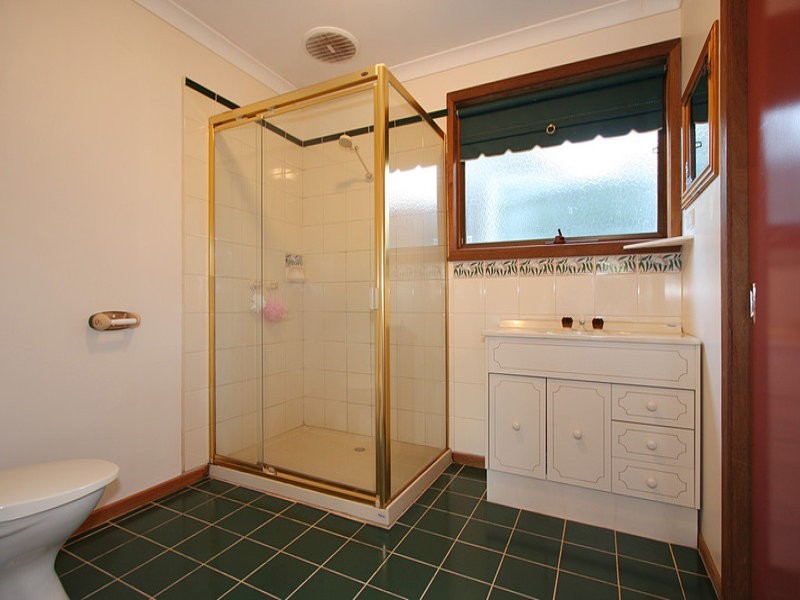 27 Deans Road, Upwey VIC 3158