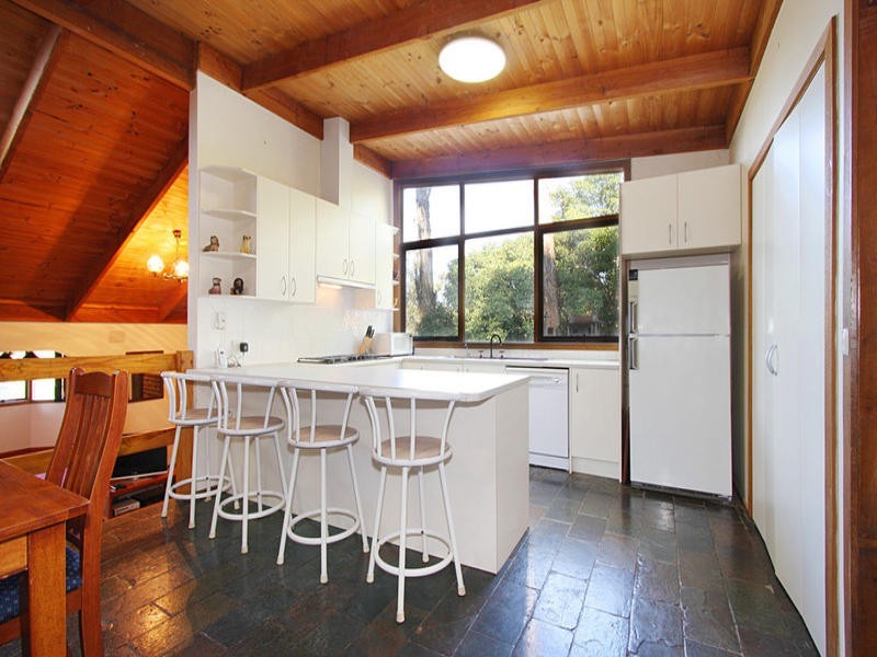 27 Deans Road, Upwey VIC 3158