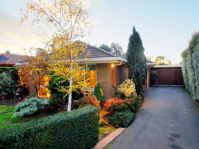 63 Bellfield Drive, Lysterfield VIC 3156
