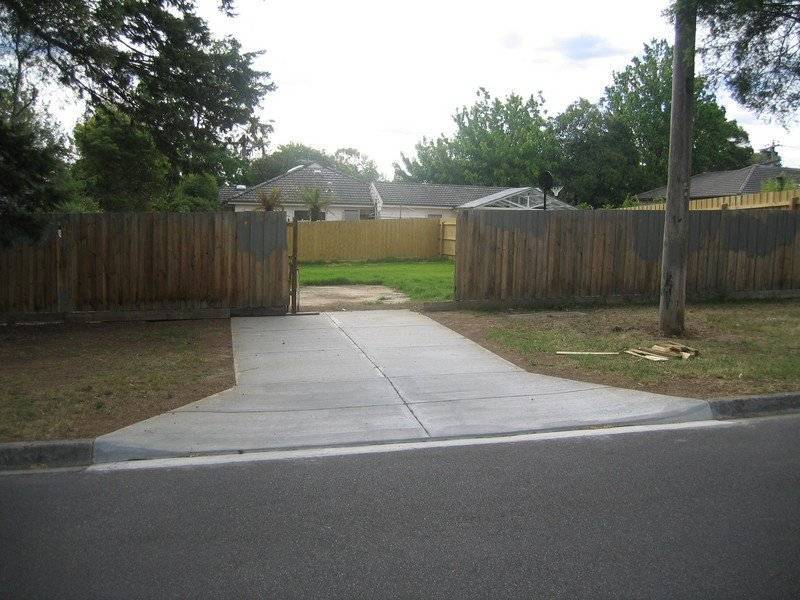 52 Glen Dhu Road (Rear of 16 Ervin Road, Kilsyth VIC 3137