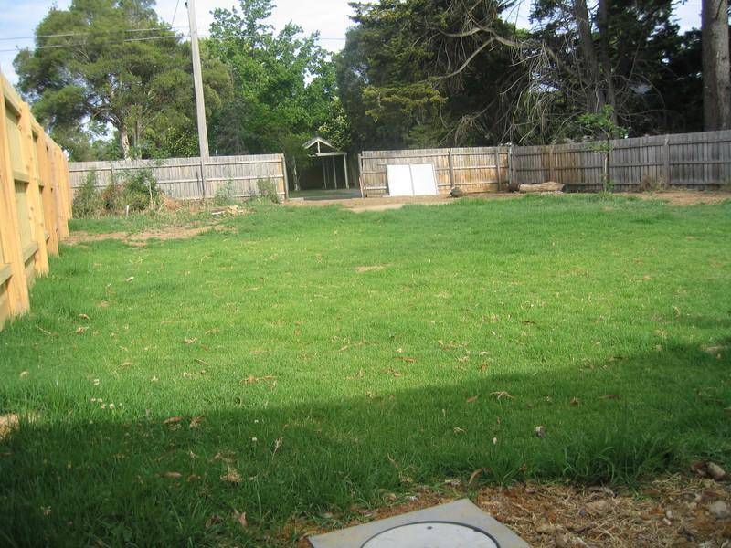 52 Glen Dhu Road (Rear of 16 Ervin Road, Kilsyth VIC 3137