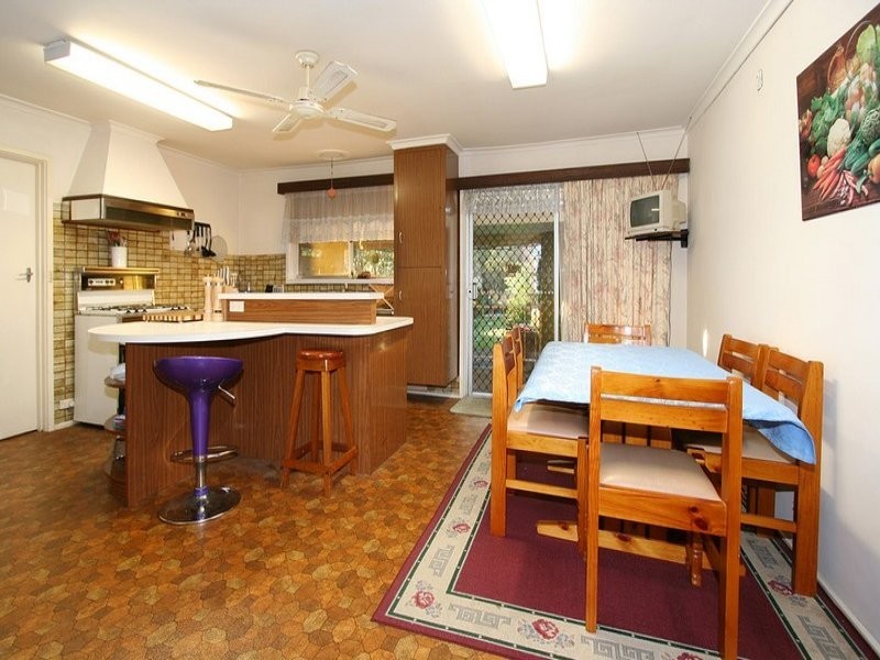 8 Velden Avenue, Ferntree Gully VIC 3156