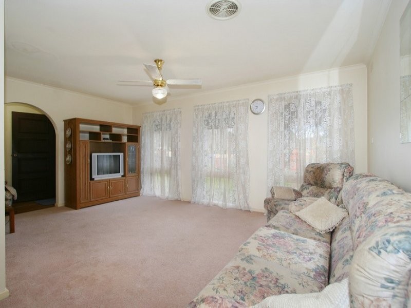 9 Glenfern Road, Ferntree Gully VIC 3156