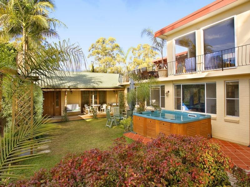 23 Charlton Avenue, Turramurra NSW 2074