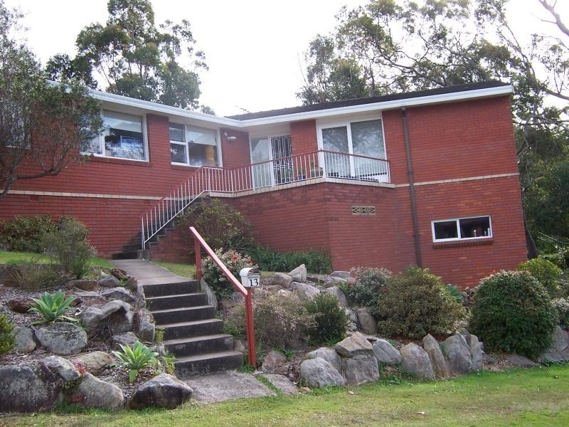 13 Wanganui Road, Kirrawee NSW 2232