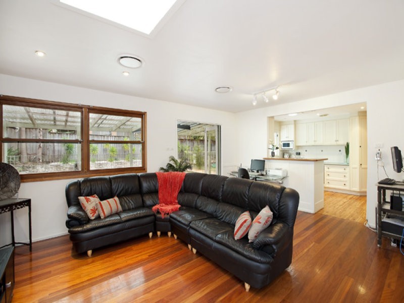 8 Calool Crescent, Belrose NSW 2085