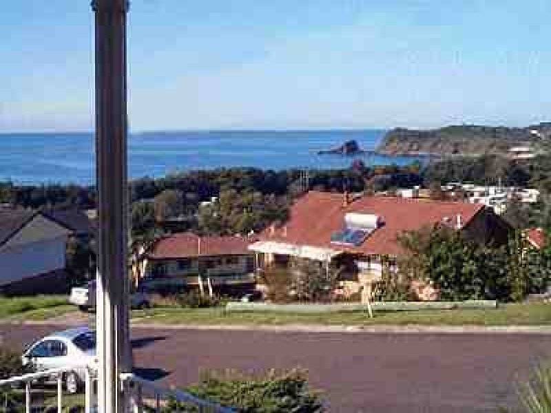 42 Red Head Rd, Hallidays Point NSW 2430