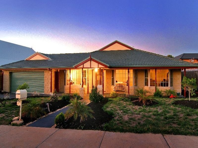 16 Ben Drive, Mornington VIC 3931