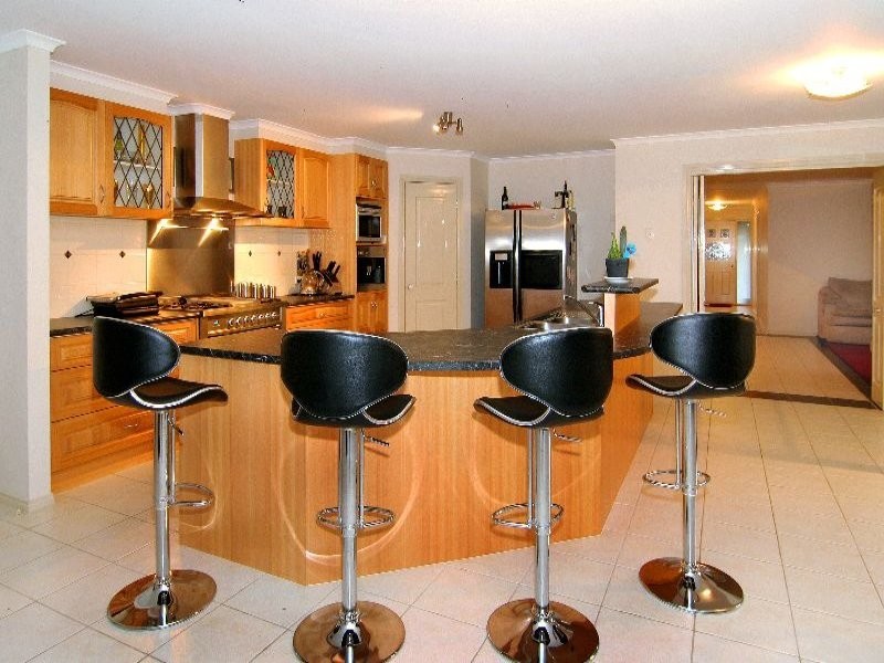 16 Ben Drive, Mornington VIC 3931