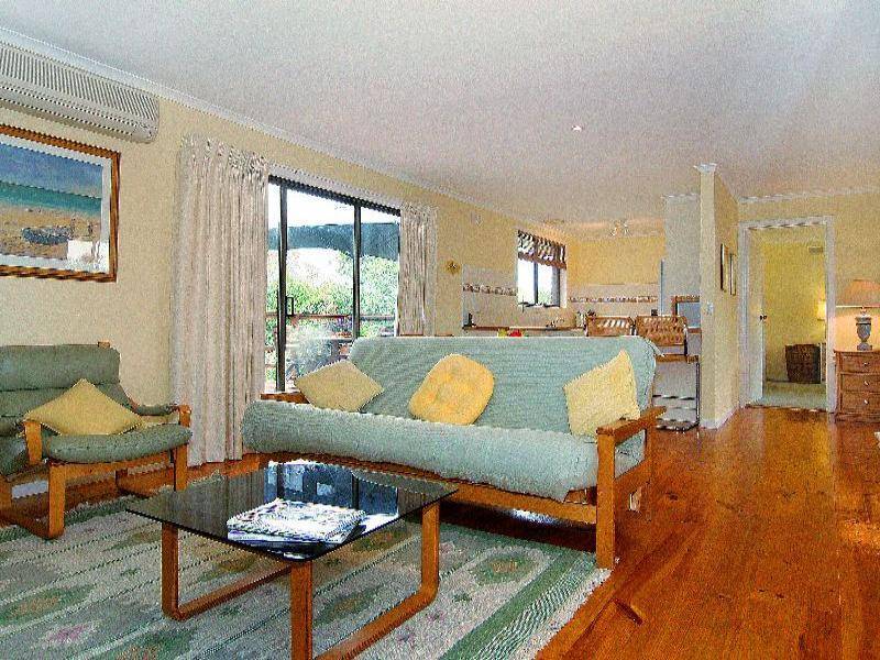 24 Carnoustie Grove, Mornington VIC 3931