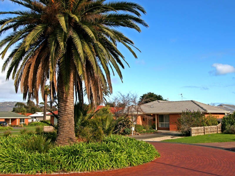 16 Palm Tree Court, Safety Beach VIC 3936