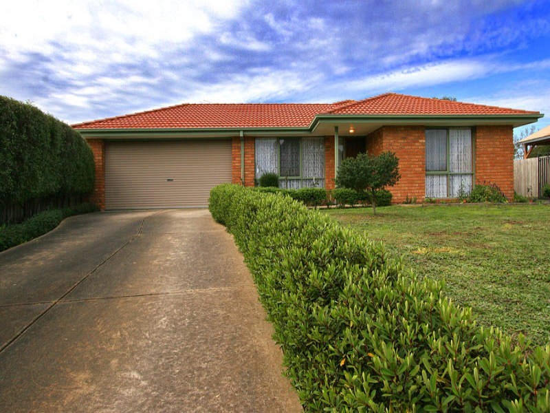 8 Broxbourne Brae, Mornington VIC 3931