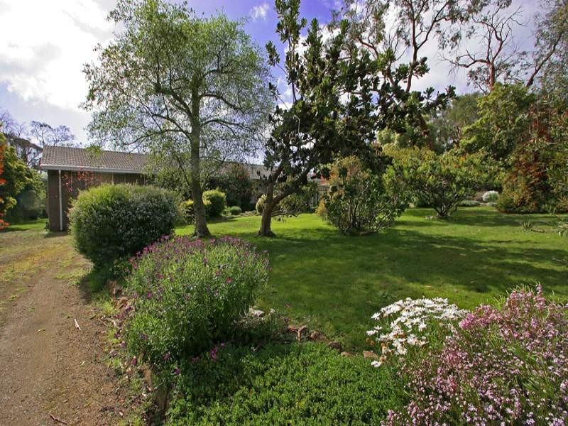 99 Bellbird Road, Mount Eliza VIC 3930