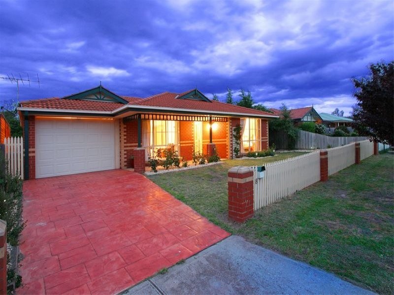8 Ellinbank Crescent, Mornington VIC 3931