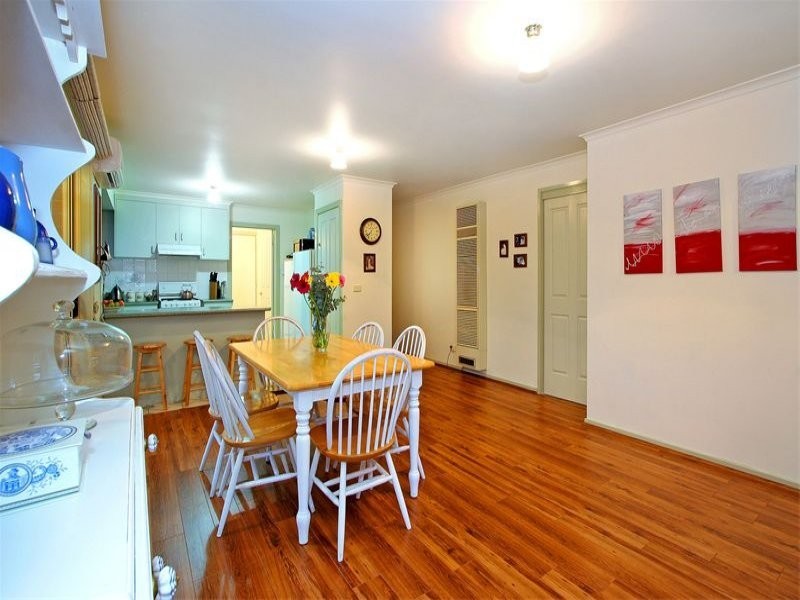 8 Ellinbank Crescent, Mornington VIC 3931