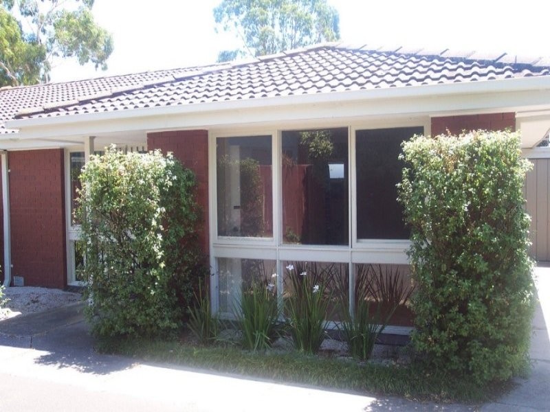 2/9 Leicester Avenue, Mount Eliza VIC 3930